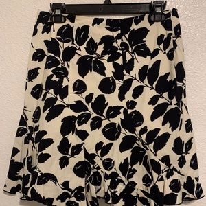 White House Black Market Floral Leaf Ruffle Flared Skirt Women's Size 0
